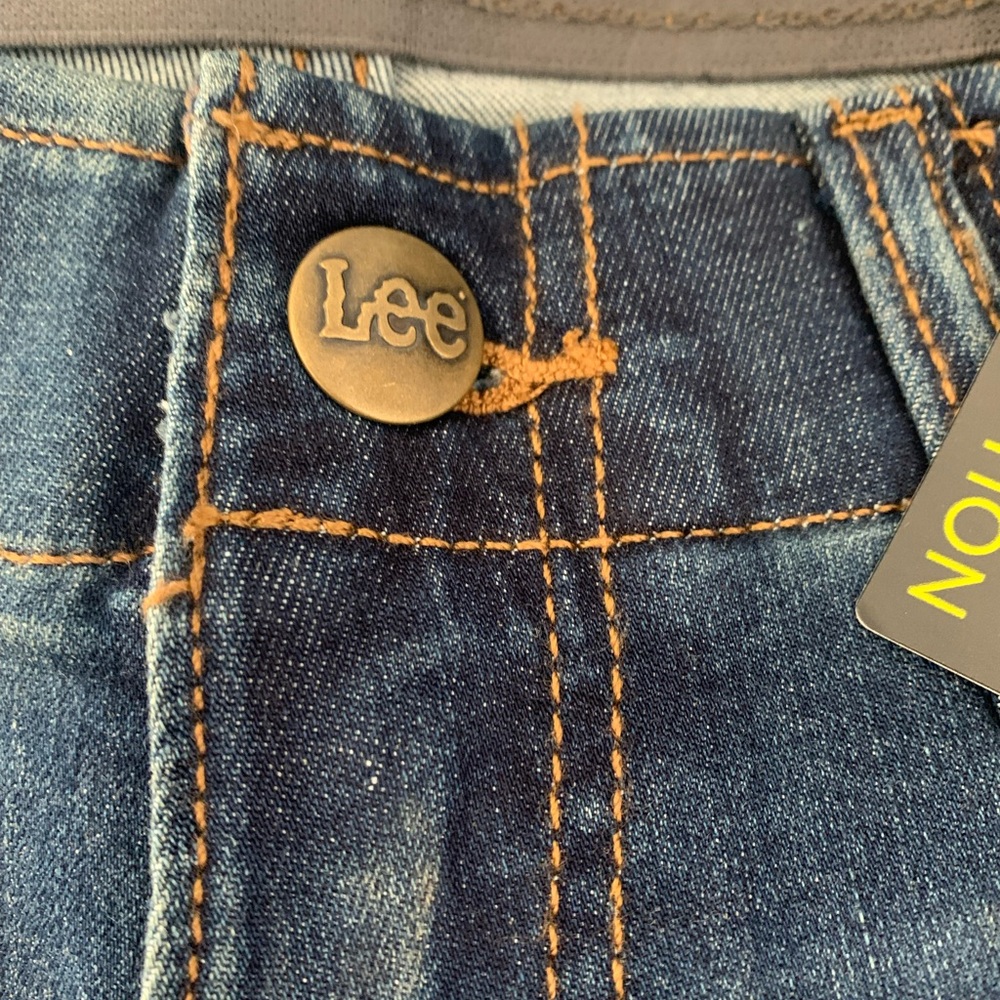 Lee Extreme Motion Men's Denim Shorts Straight Fit Stretch Size 42 X 10.5” Dusk - Picture 7 of 11